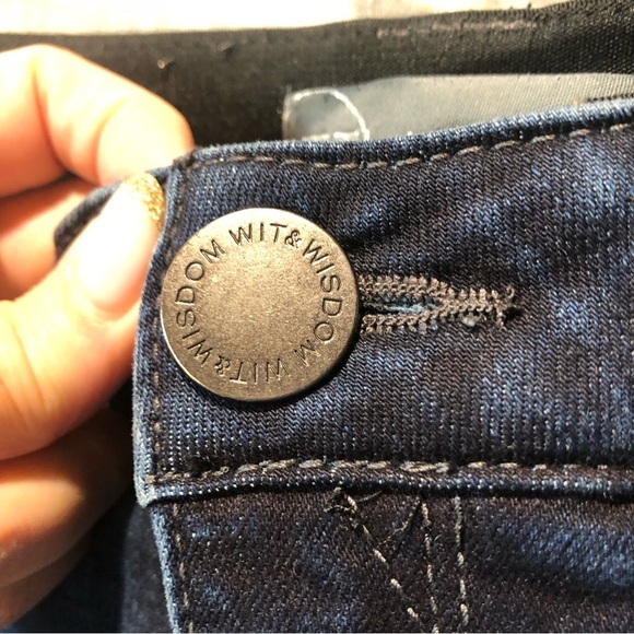 Wit and Wisdom like new crop straight leg jean stretchy elasticized waist 4 - Picture 9 of 9